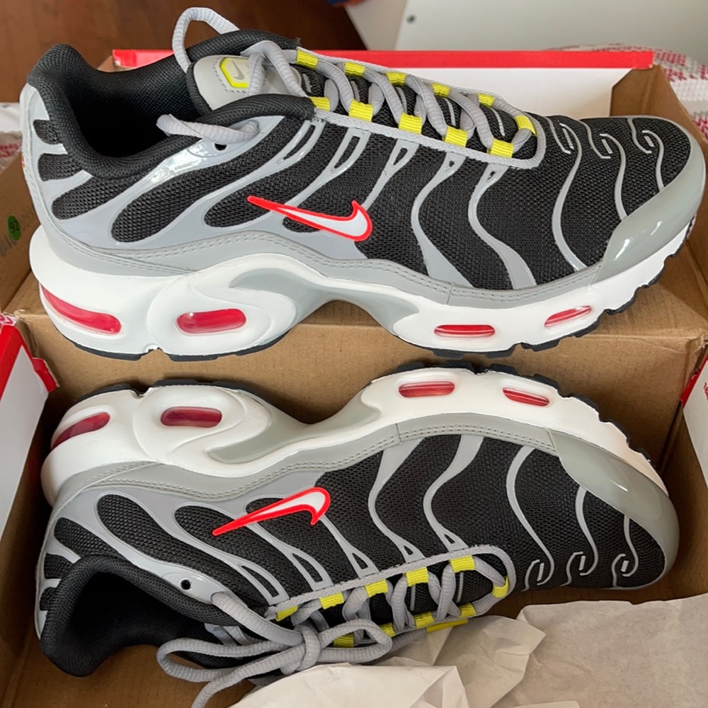 Nike Air Max Plus (GS) DK Smoke grey/white 6Y - Picture 1 of 4